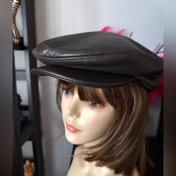 Orvis Brown Leather Cabbie Cap - Picture 7 of 10